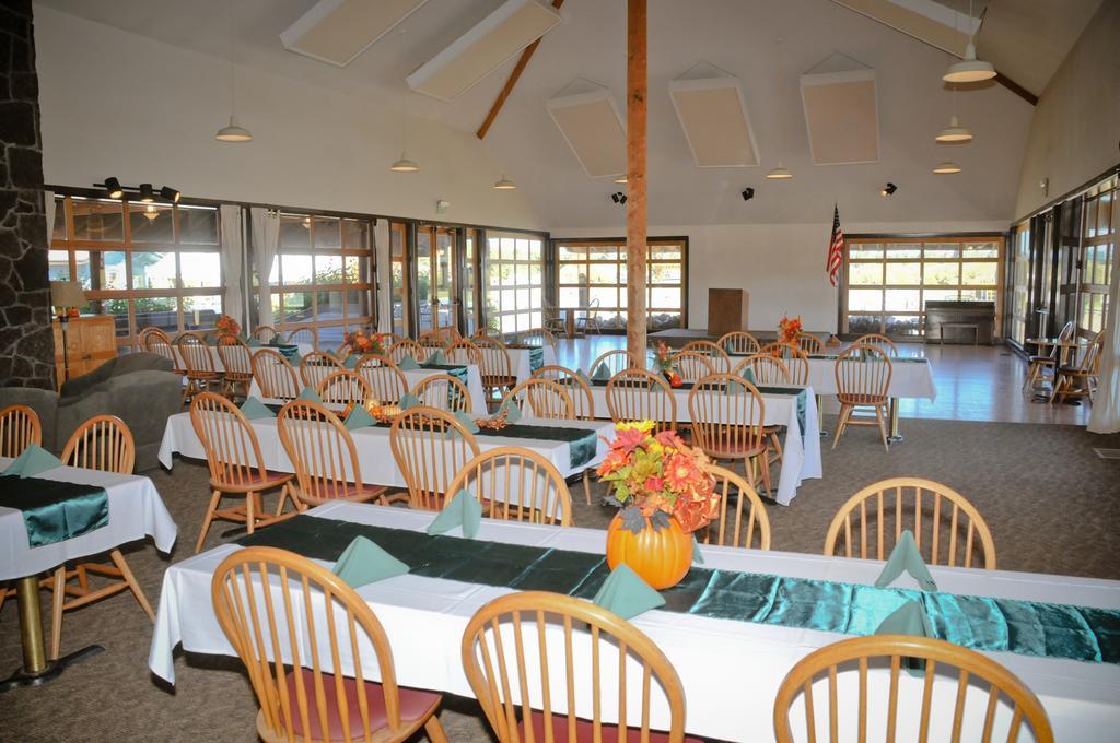 Bend-Sunriver Camping Resort Two-Bedroom Cabin 7 المظهر الخارجي الصورة
