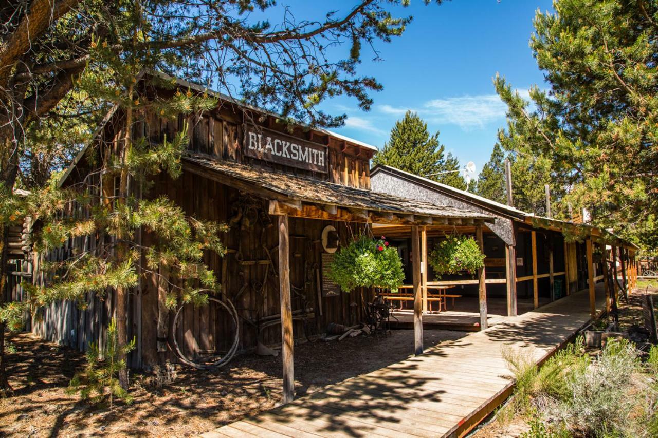 Bend-Sunriver Camping Resort Two-Bedroom Cabin 7 المظهر الخارجي الصورة